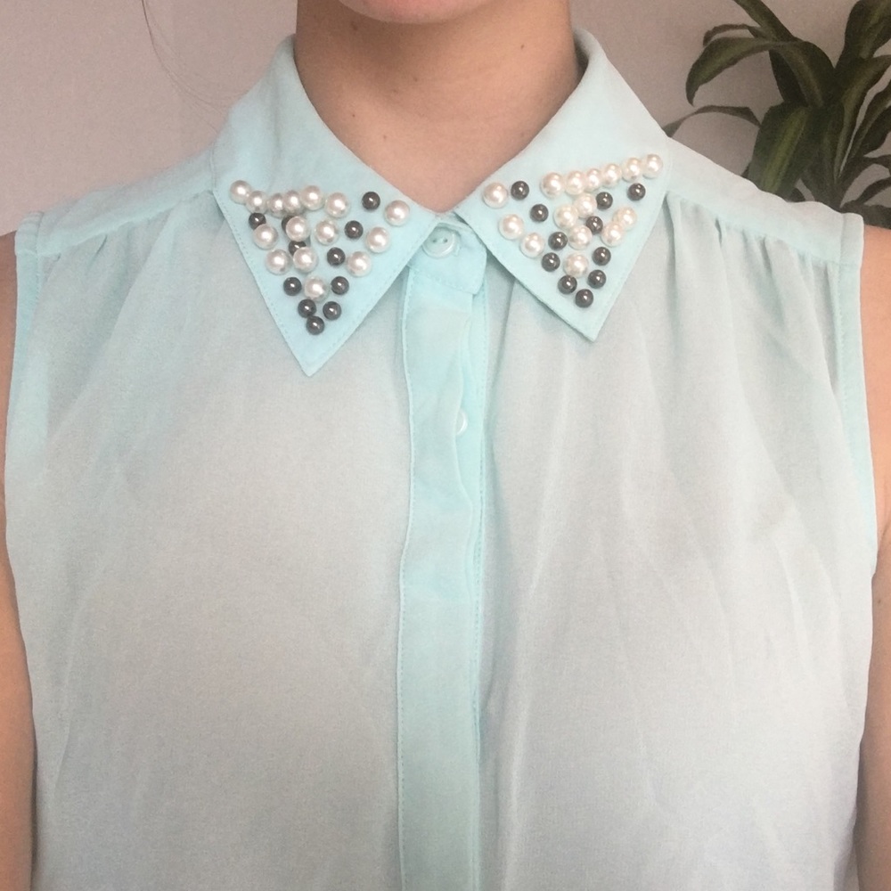 Collared Top - Picture 2 of 2